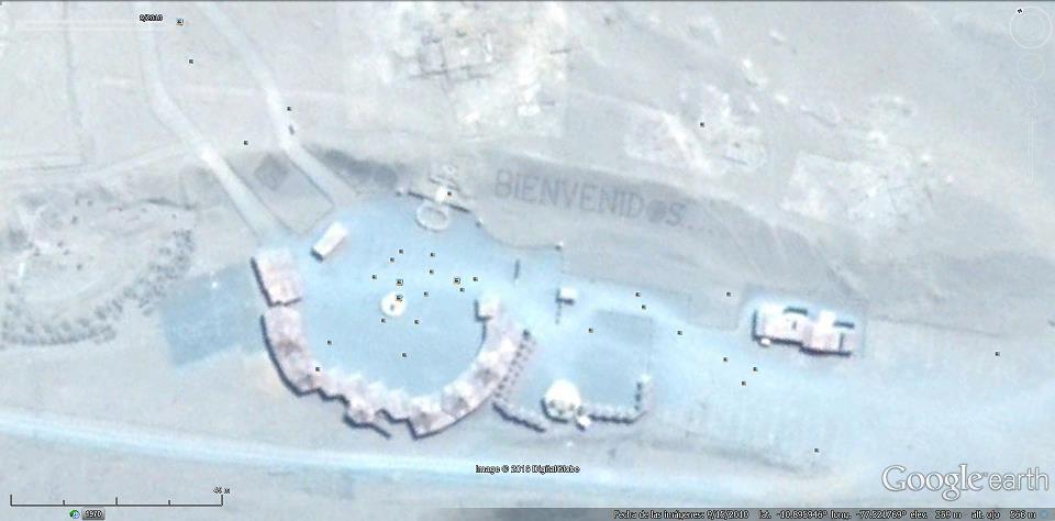 Cartel de Bienvenido, Caral, Peru 1 - Air Nostrum, Líneas Aéreas del Mediterráneo - Valencia 🗺️ Foro General de Google Earth