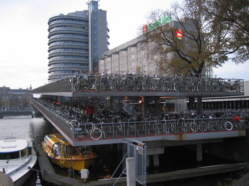 Gigantesco parking de bicicletas 1
