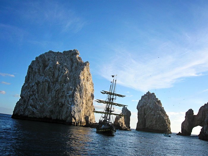 Buccaneer Queen, Bahía de Los Cabos 1 - Santisima Trinidad, el barco de guerra 🗺️ Foro General de Google Earth