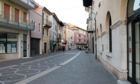 Bussolengo, Vérona, Italia 🗺️ Foro Europa 1