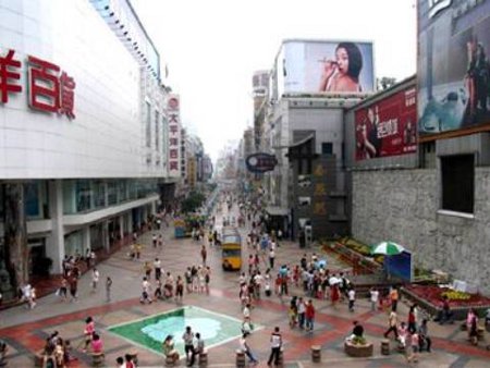 Calle Chunxi, Chengdu, Sichuan, China 2