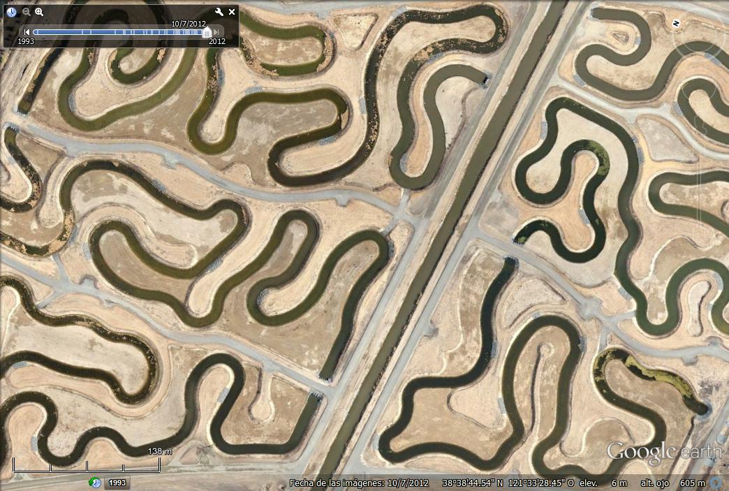 Laberinto de canales - Sacramento - California 1 - Formas Curiosas a vista de Google Earth