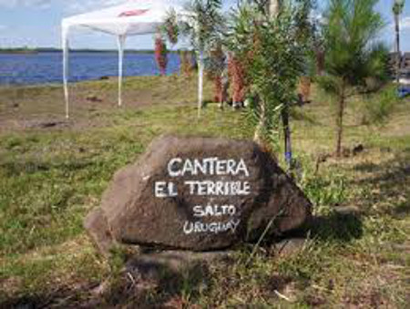 Cantera El Terrible, Salto, Uruguay 1