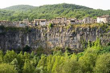 Castellfollit de la Roca, Gerona, Cataluña 0