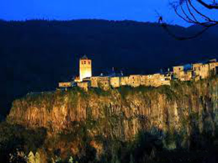 Castellfollit de la Roca, Gerona, Cataluña 1