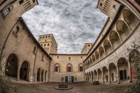 Castillo de Torrechiara, Torrechiara, Italia 🗺️ Foro Europa 1