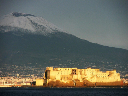 Castillo del Huevo, Via Eldorado, Nápoles, Italia 0