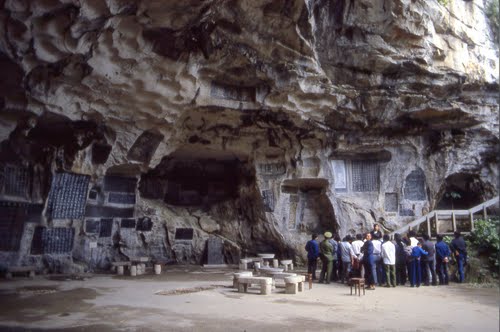 La Colina Diecai, cuevas y budas en Guilin-China. 0