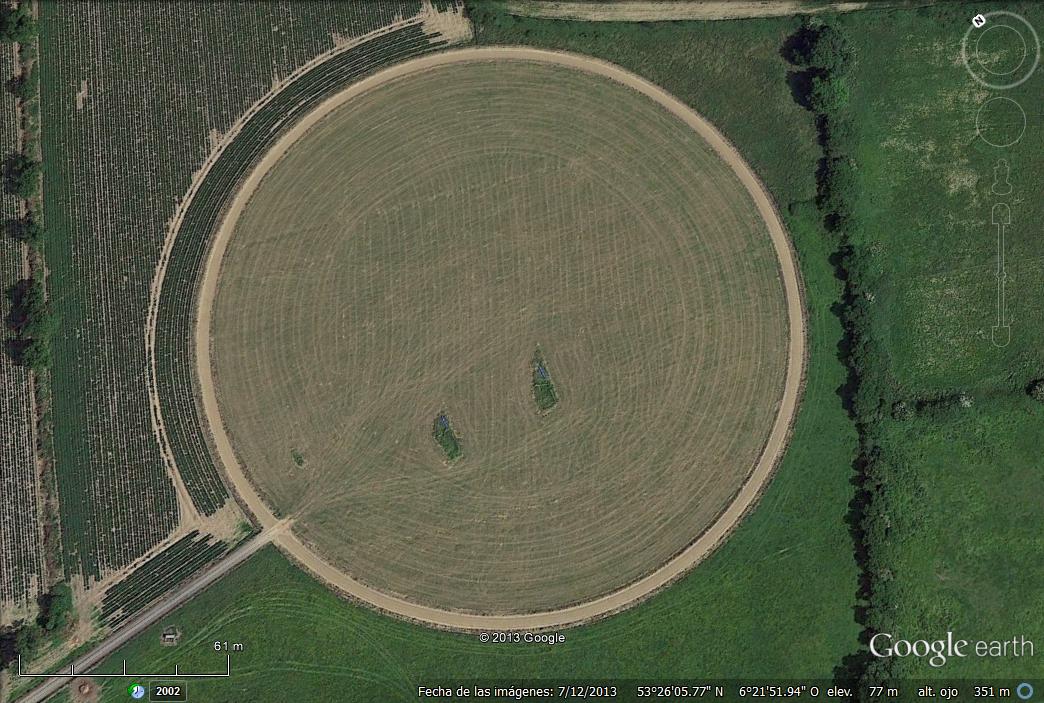 Circulo de 187m en Irlanda 1 - Laberinto de canales - Sacramento - California 🗺️ Foro General de Google Earth