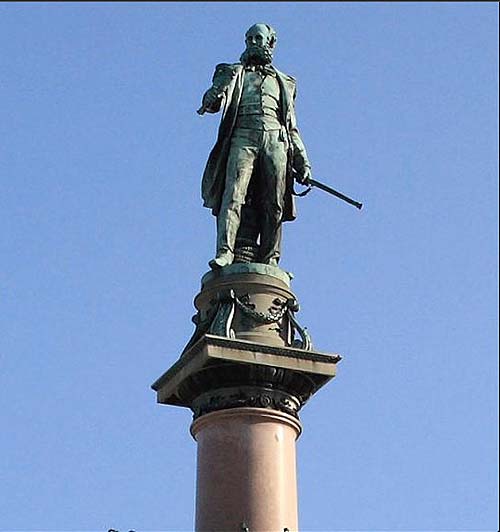 Columna rostral Tegetthoff-Viena 1 - Farolas Rostrales plaza de la Concordia de París 🗺️ Foro General de Google Earth