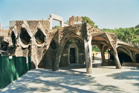 Cripta de Gaudi, Barcelona, Catalunya 0