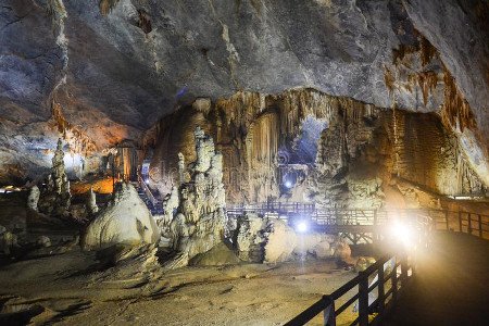 Cueva Paradise, Quang Binh, Vietnam 1