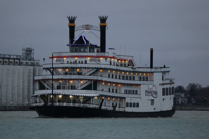 Detroit Princess Paddle Steamer, USA 0 - Becky Thatcher y Tom Sawyer, St. Louis, USA 🗺️ Foro General de Google Earth