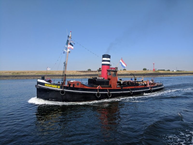 Barco a Vapor Remolcador Dockyard III 2