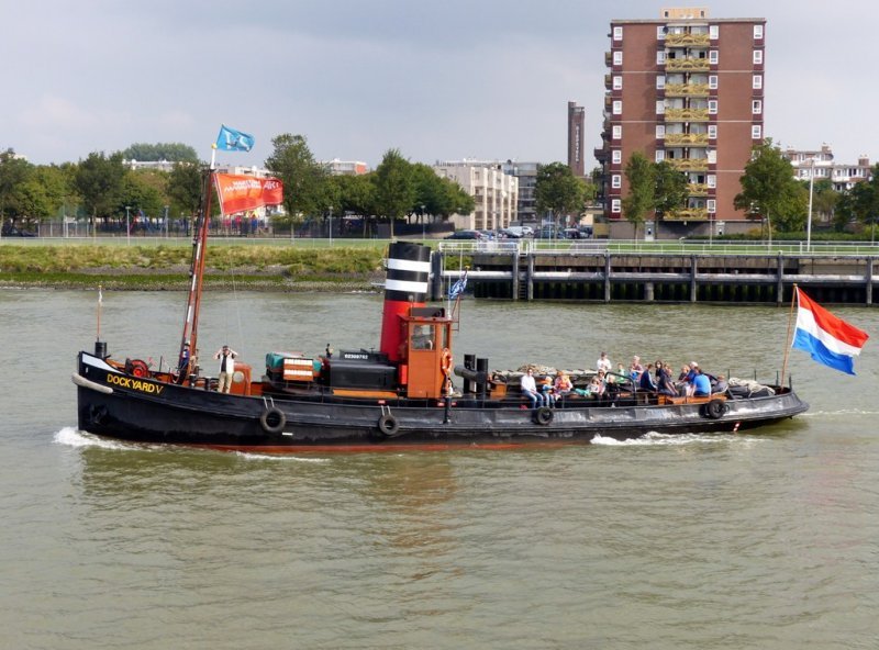 Barco a Vapor Remolcador Dockyard V 2