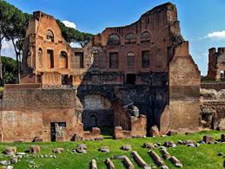 Domus Augustana, Via di San Gregorio, Roma, Italia 🗺️ Foro Europa 1