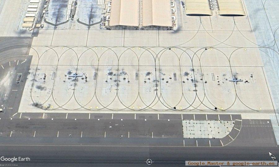 2 MQ-9 Reaper en Abu Dhabi, EAU 1 - UAV, Drones: Aviones no tripulados cazados con Google Earth