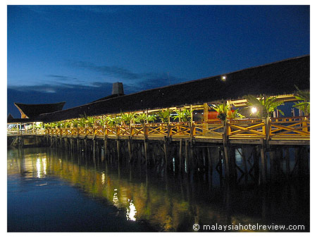 Hotel Dragon Inn Floating Resort, Malasia 1