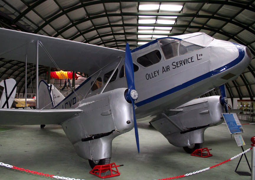 Dragon Rapide - Museo del Aire en Base aérea de Cuatro Vientos, Madrid 🗺️ Foro Belico y Militar