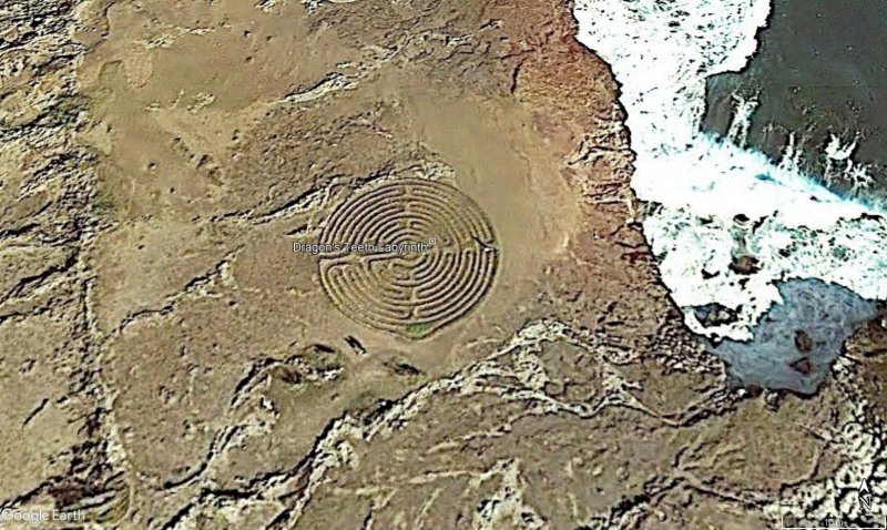 Dragon's Teeth Labyrinth, Kapalua, Maui 1 - Laberinto en la huella de un pie 🗺️ Foro General de Google Earth