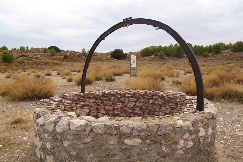 Boca de un pozo de la mina de Espejuelo - Lapis Specularis o Cristal de Hispania 🗺️ Foro España