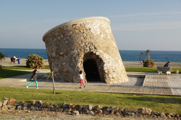 Torre vigia tumbada de Calahonda-Carchuna 2 - Las TORRES VIGÍA en las Costas