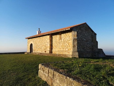 Ermita San Esteban, Monte Corona, Cantabria 0