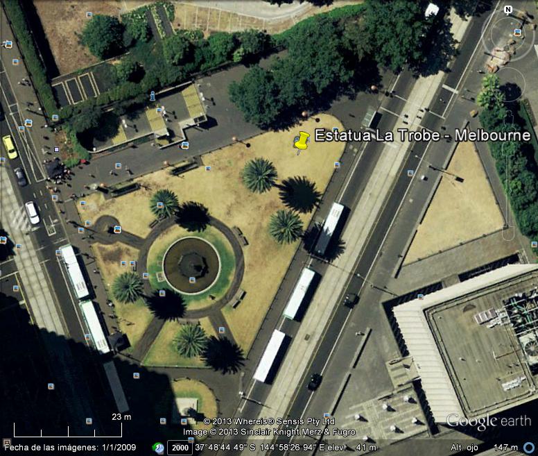 Estatua La Trobe - El hombre al reves - Melbourne 1 - Concurso de Geolocalización con Google Earth