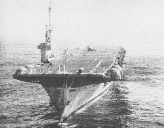 USS Makassar Strait (CVE-91) varado frente a California 2