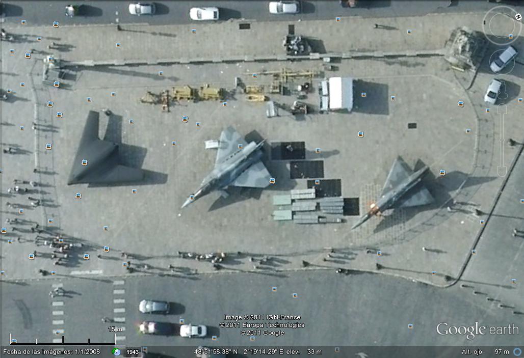 Exposicion de aviones en la Plaza de la Concordia - París 1