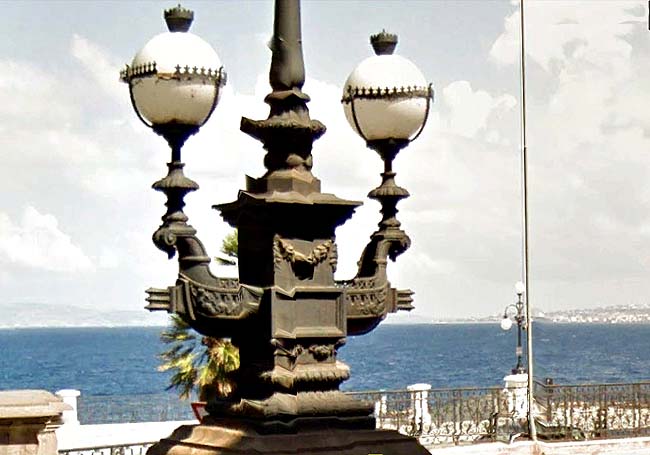 Columna rostral-Monumento a los Caídos-Reggio Calabria 1 - Columna rostral de Cayo Duilio 🗺️ Foro General de Google Earth