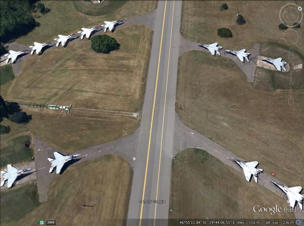 MIG-29 en la base aerea de Kecskemét - Hungria 0 - WB-57, el alas anchas - Avion de la Nasa 🗺️ Foro Belico y Militar