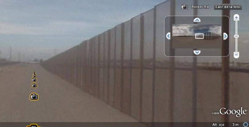 Muro divisorio en la frontera Mexico-U.S.A. en Street View 0