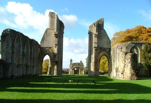 GLASTONBURY ABBEY- Reposo del Rey Arturo 1