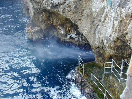 Gruta Azzurra, Isla de Capri, Napoles, Italia 0