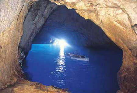 Gruta Azzurra, Isla de Capri, Napoles, Italia 1