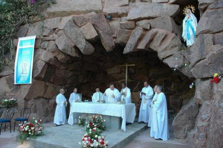 Gruta de Lourdes, Montevideo, Uruguay 0