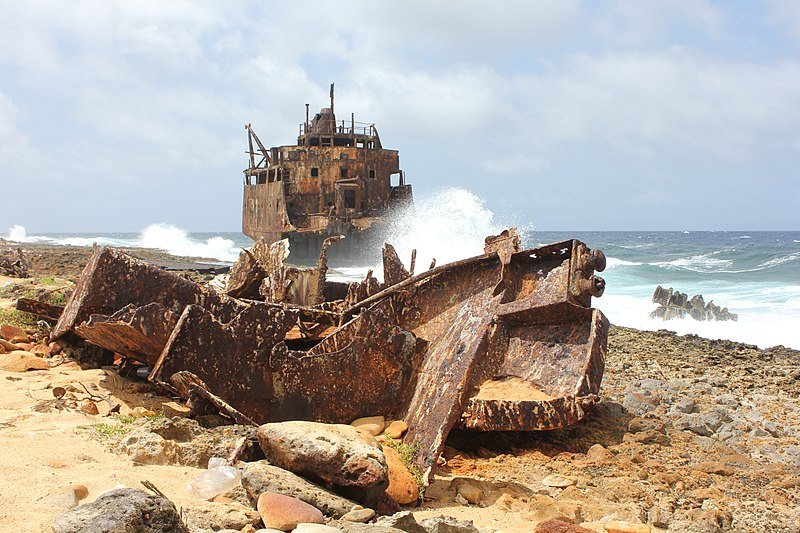 Guidesman encallado en la playa de Klein, Curazao 2 - Mega One Triton, Islas Turcas 🗺️ Foro General de Google Earth