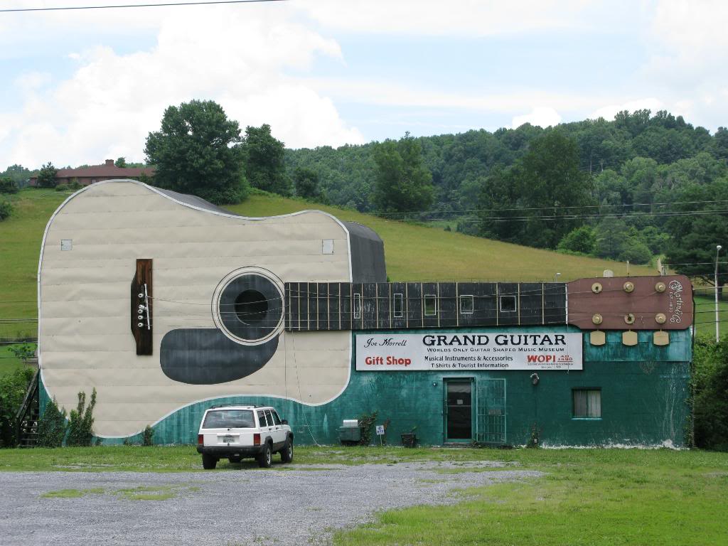 guitarra de Bristol - Grandes Estatuas y Monumentos