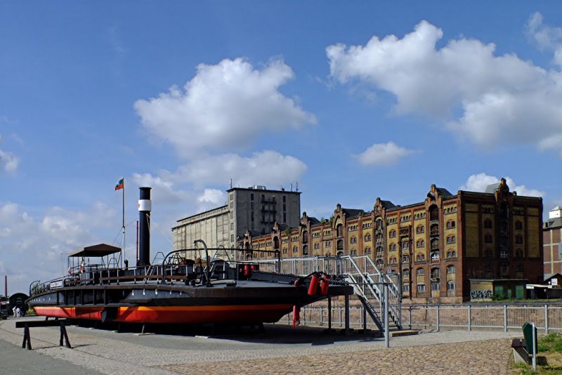 Gustav Zeuner, barco de Cadena 0 - Barcos o Submarinos Terrestres o en Tierra Firme