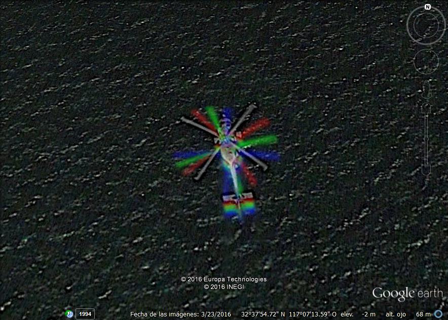 Helicoptero Arcoiris Volando - Coronado, California, USA 1