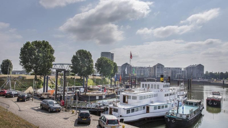 Hugo Basedow Paddle Steamer - Países Bajos 1