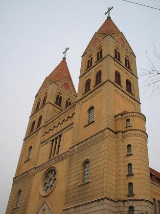 Iglesia católica de St. Michael's, Qingdao, China 0