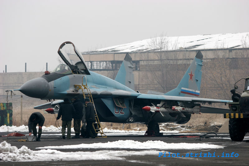 Aviones de guerra volando