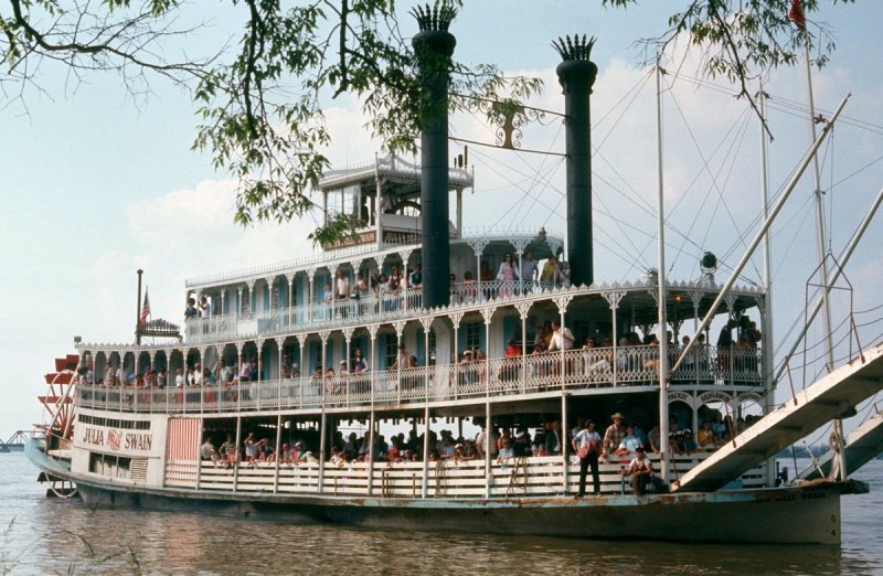 Julia Belle Swain Paddle Steamer, USA 2