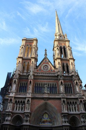 La Iglesia de Los Capuchinos, Cordoba, Argentina 1