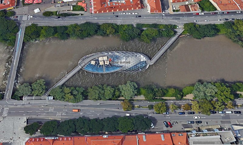 La pasarela peatonal Murinsel, Graz (Austria) 1 - Puente a ningún sitio en San Antonio - Chile 🗺️ Foro de Ingenieria