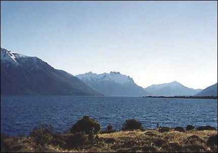 Lago Huechulafquen, Huiliches, Neuquén, Argentina 0