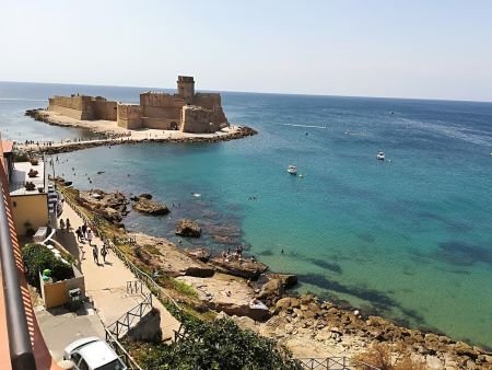 Las Castella, Calabria, Italia 🗺️ Foro Europa 1