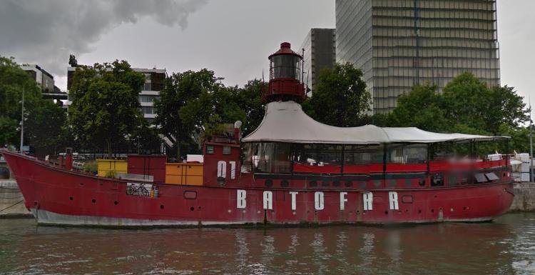 Lightship OSPREY o Le Batofar Ahora Resto bar 1